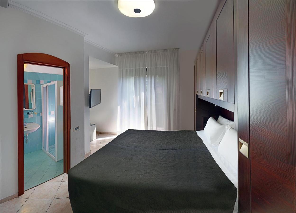 Hotel Venus Gabicce Mare Exteriör bild