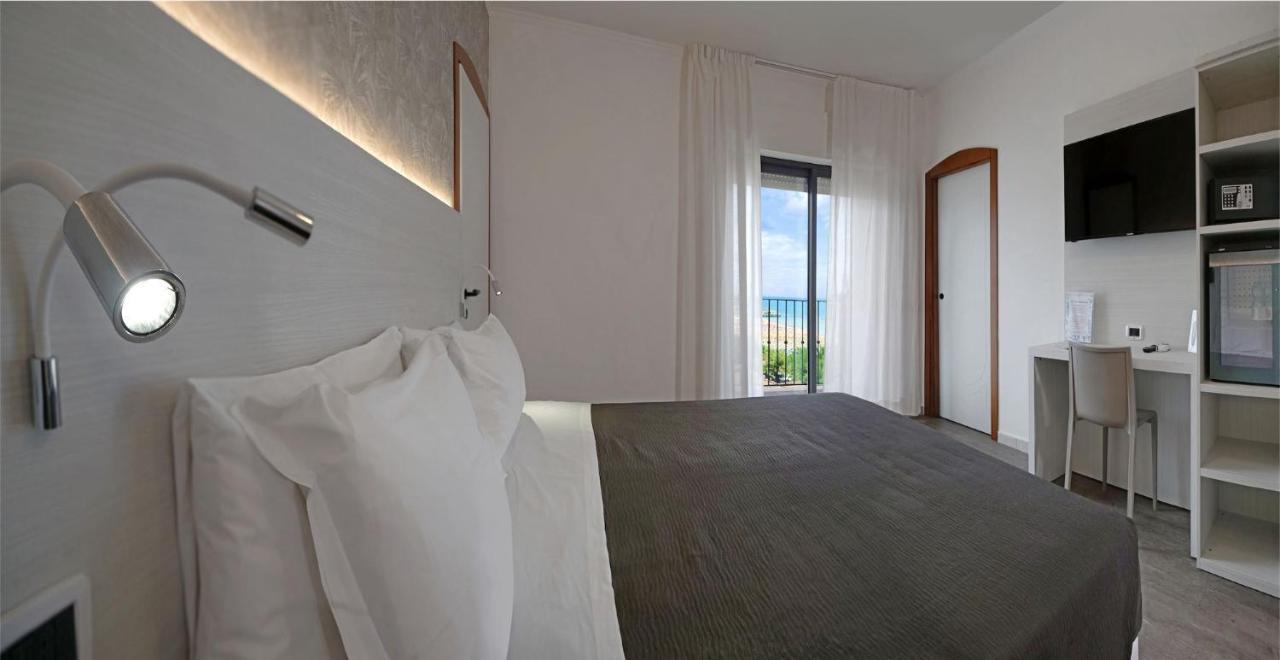 Hotel Venus Gabicce Mare Exteriör bild