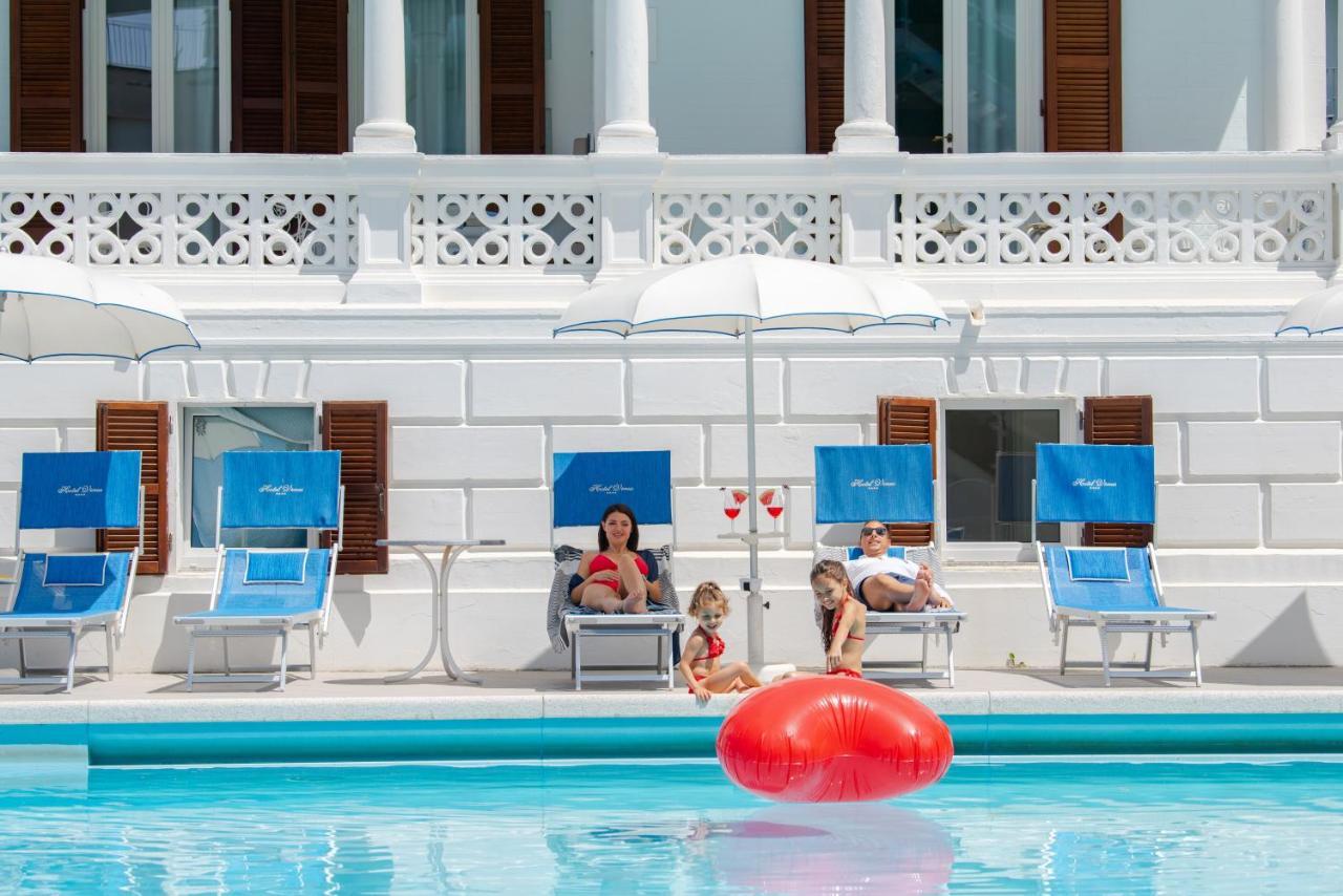 Hotel Venus Gabicce Mare Exteriör bild