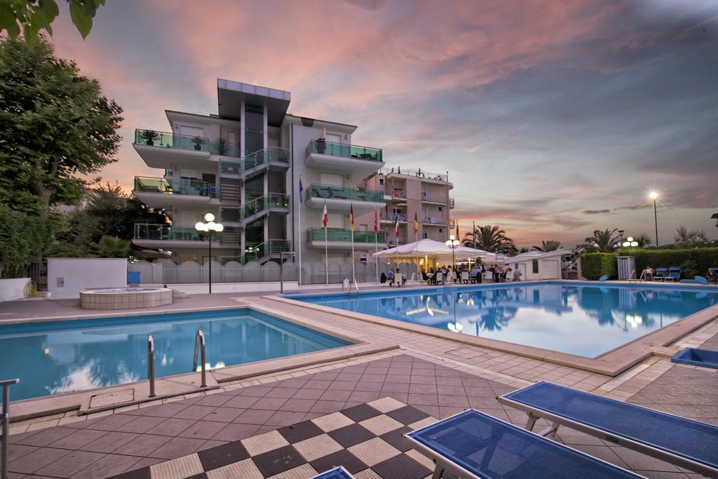 Hotel Venus Gabicce Mare Exteriör bild