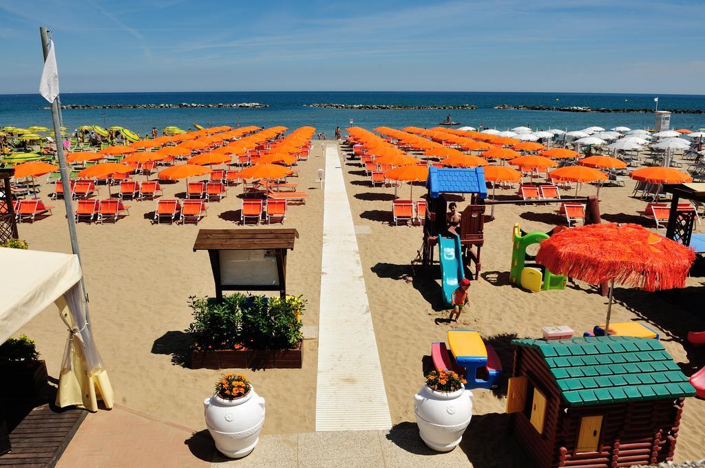 Hotel Venus Gabicce Mare Exteriör bild