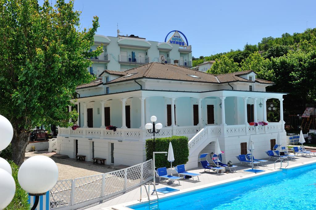 Hotel Venus Gabicce Mare Exteriör bild