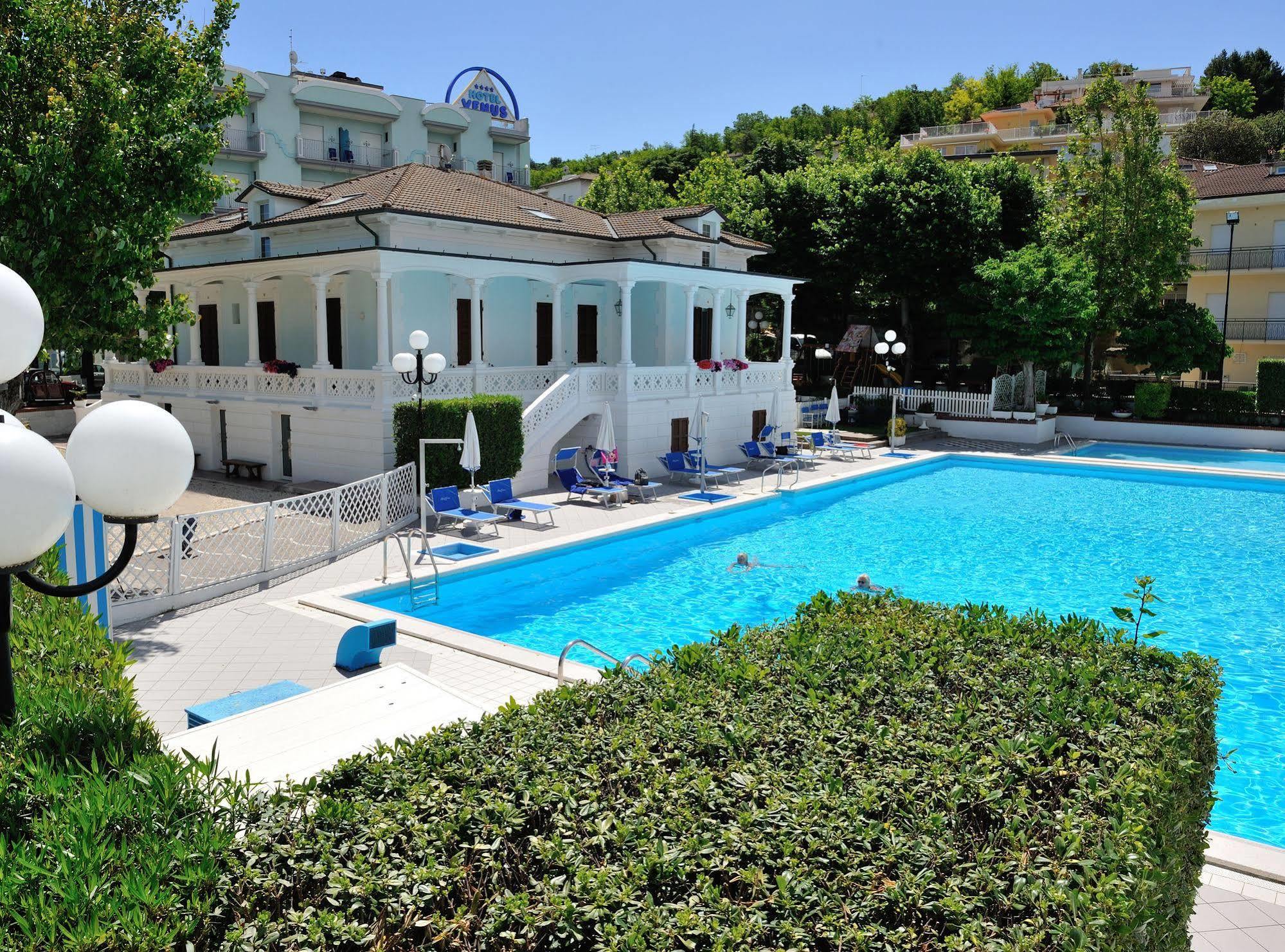 Hotel Venus Gabicce Mare Exteriör bild