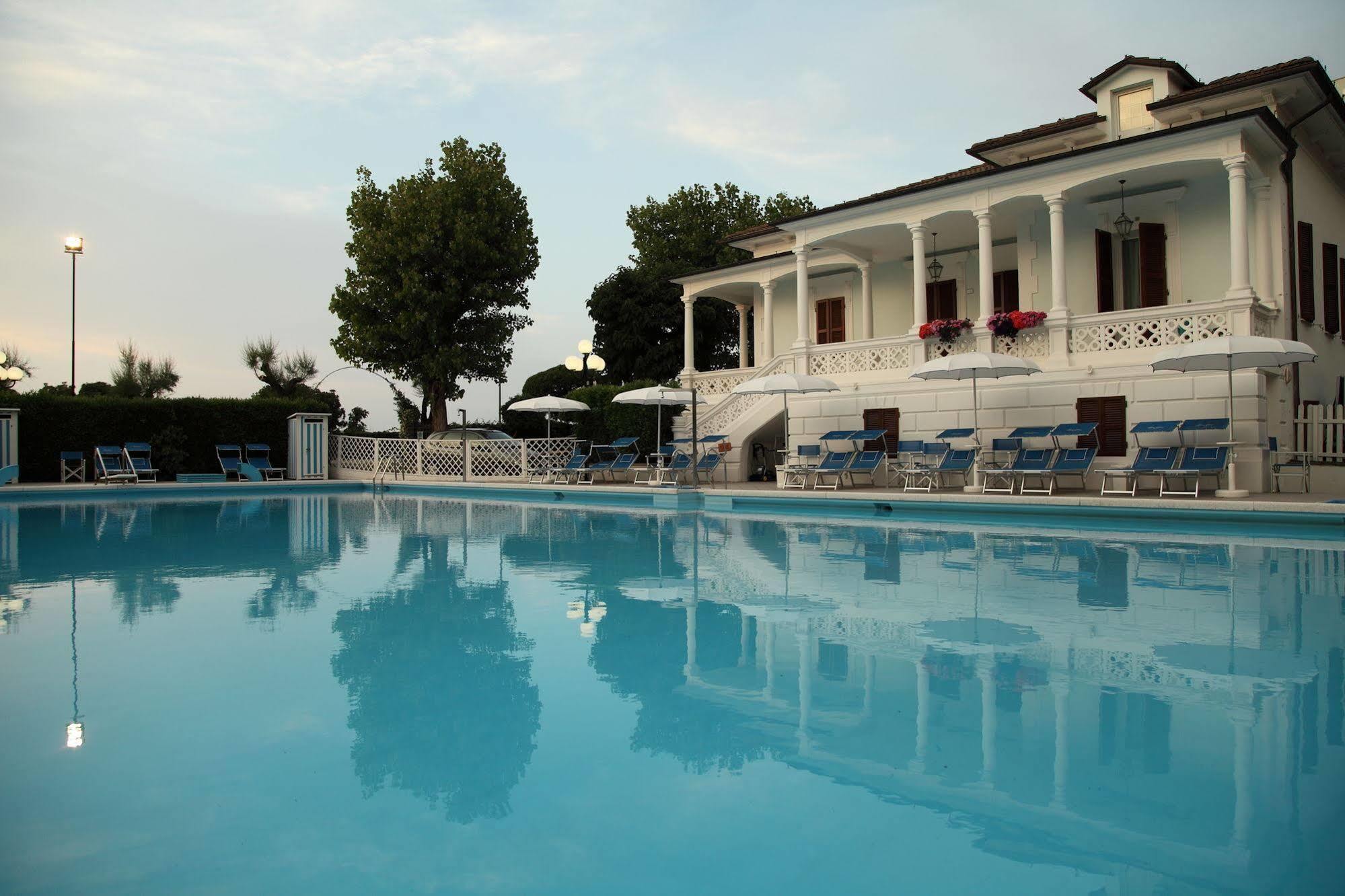 Hotel Venus Gabicce Mare Exteriör bild