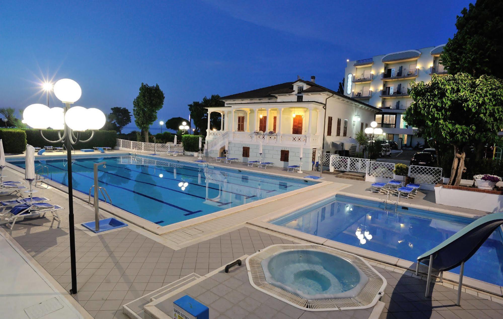 Hotel Venus Gabicce Mare Exteriör bild