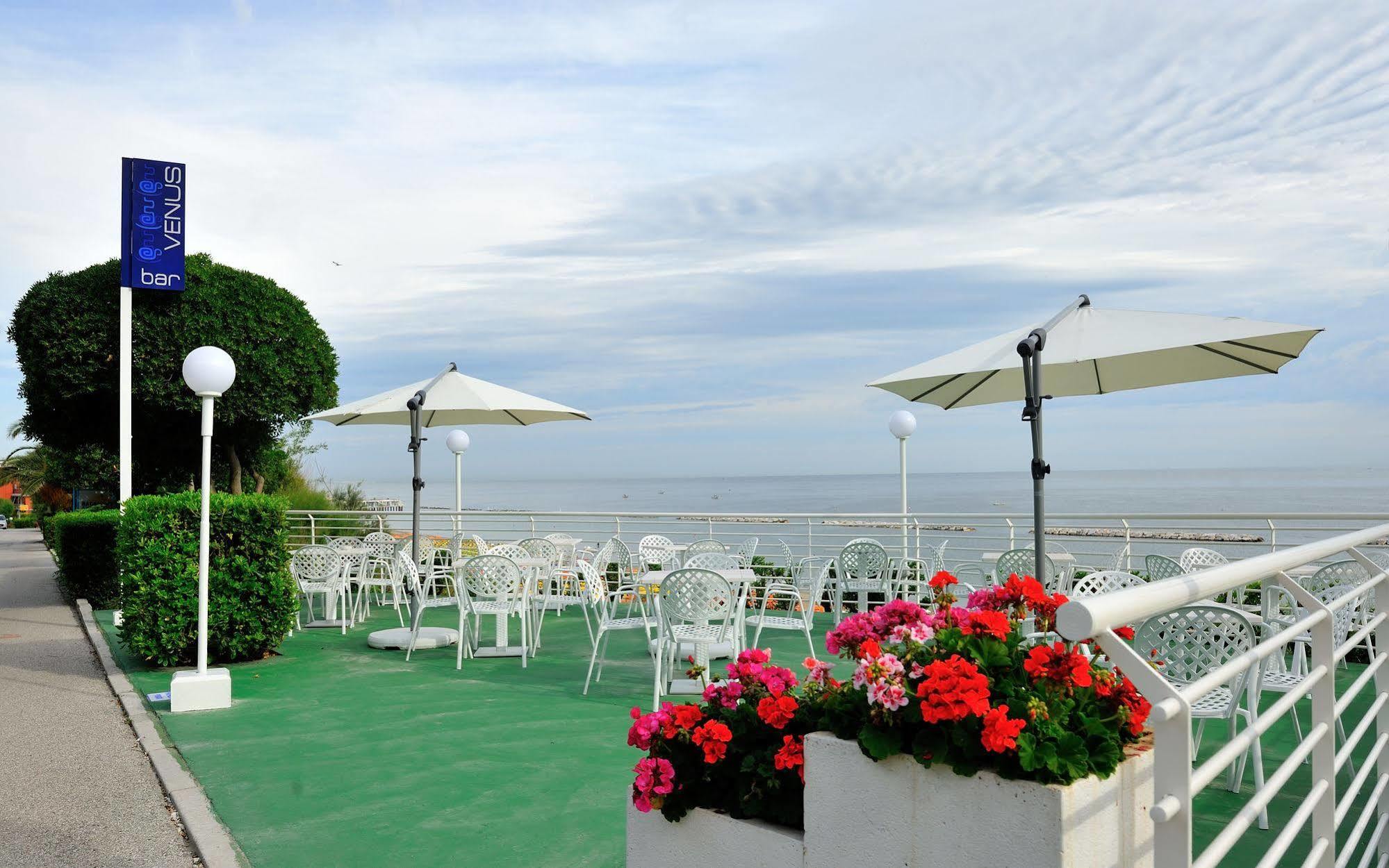 Hotel Venus Gabicce Mare Exteriör bild